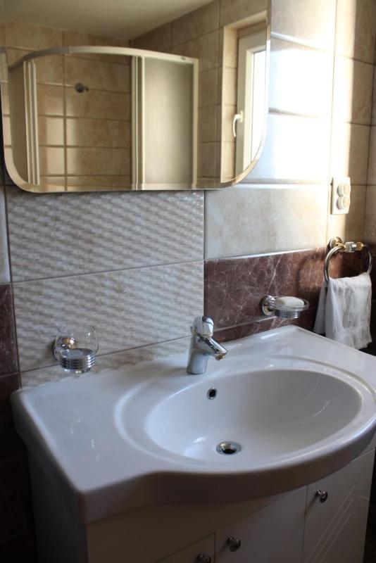 Apartments Stavreski オフリド 部屋 写真